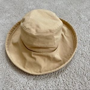 Wallaroo Casual Traveler khaki adjustable hat SPF 50 wide brimmed EUC